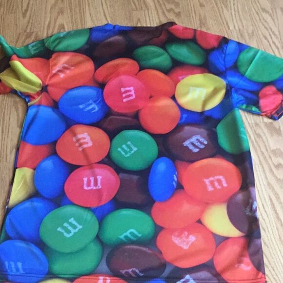NEW M & M graphics lightweight tee in 2 X unisex - Picture 5 of 5